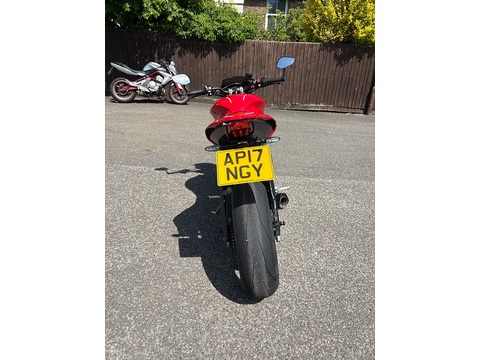 765 RS Naked Petrol Manual X-ring Euro 4 (122 ps)