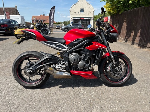 765 RS Naked Petrol Manual X-ring Euro 4 (122 ps)