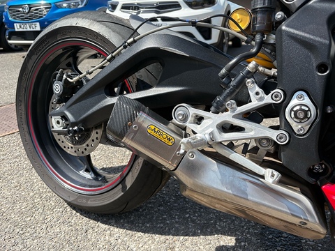 765 RS Naked Petrol Manual X-ring Euro 4 (122 ps)