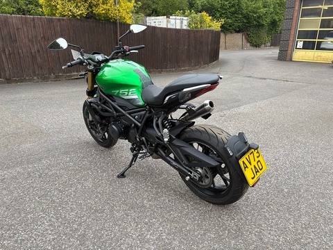  Naked 0.0 Manual Petrol