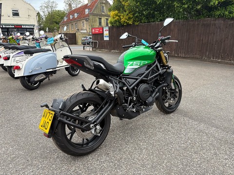  Naked 0.0 Manual Petrol