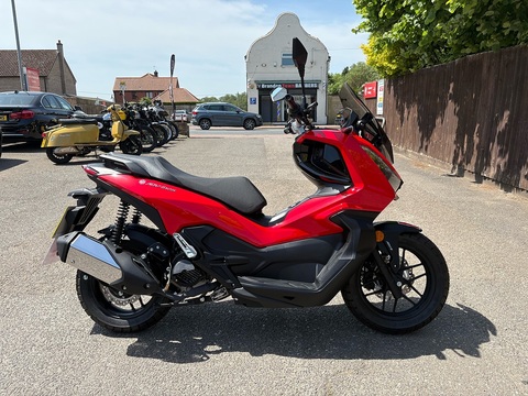 125 Scooter Petrol CVT Euro 5 (9 ps)