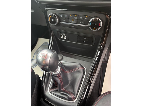T EcoBoost ST-Line Design SUV 1.0 Manual Petrol