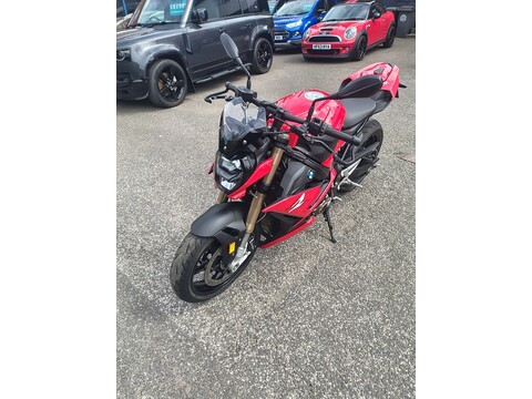 1000 Sport Naked Petrol Manual Euro 5 (164 ps)