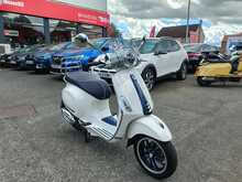 Piaggio Vespa Primavera 125 Yacht Club 
