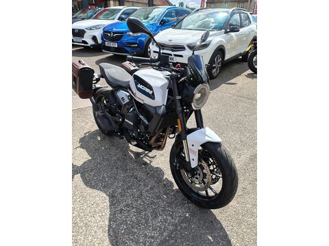 STR  650 Petrol