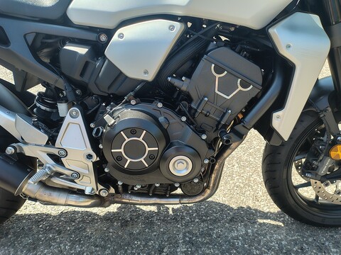 Naked 0.0 Manual Petrol