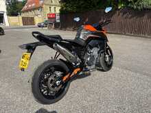 KTM 890 Duke  