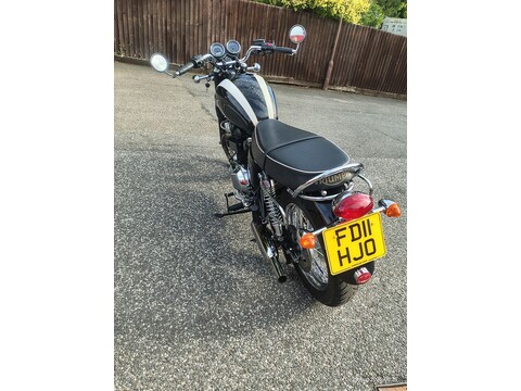 865 Roadster/Retro Petrol Manual