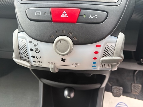 1.0 VVT-i Ice Hatchback 5dr Petrol Manual Euro 5 (67 ps)