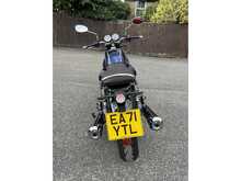 Moto Guzzi V7 IV Special 