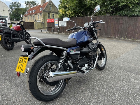 IV Special Roadster/Retro 0.0 Manual Petrol