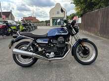 Moto Guzzi V7 IV Special 