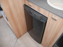 Swift Escape 2019 664 - Thumb 41