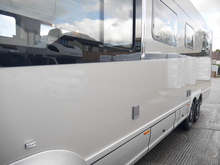 Niesmann + Bischoff Arto 2014 83F - Thumb 14