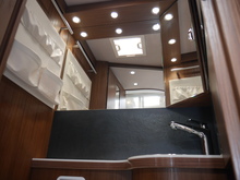 Niesmann + Bischoff Arto 2014 83F - Thumb 70