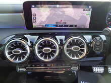 Mercedes-Benz CLA CLA220 AMG Line 