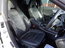 Mercedes-Benz CLA CLA220 AMG Line 