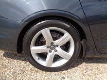 Volvo V90 D4 R-Design 