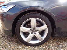 Volvo V90 D4 R-Design 