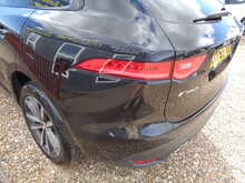 Jaguar F-PACE D180 R-Sport 