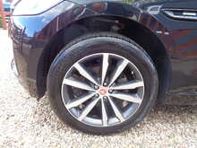 Jaguar F-PACE D180 R-Sport 