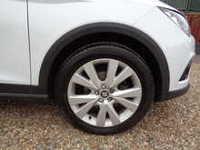 SEAT Arona TSI SE Technology 