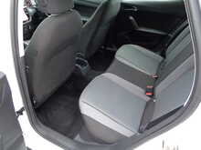 SEAT Arona TSI SE Technology 