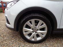 SEAT Arona TSI SE Technology 