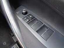 Toyota Corolla VVT-h Icon 