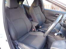 Toyota Corolla VVT-h Icon 