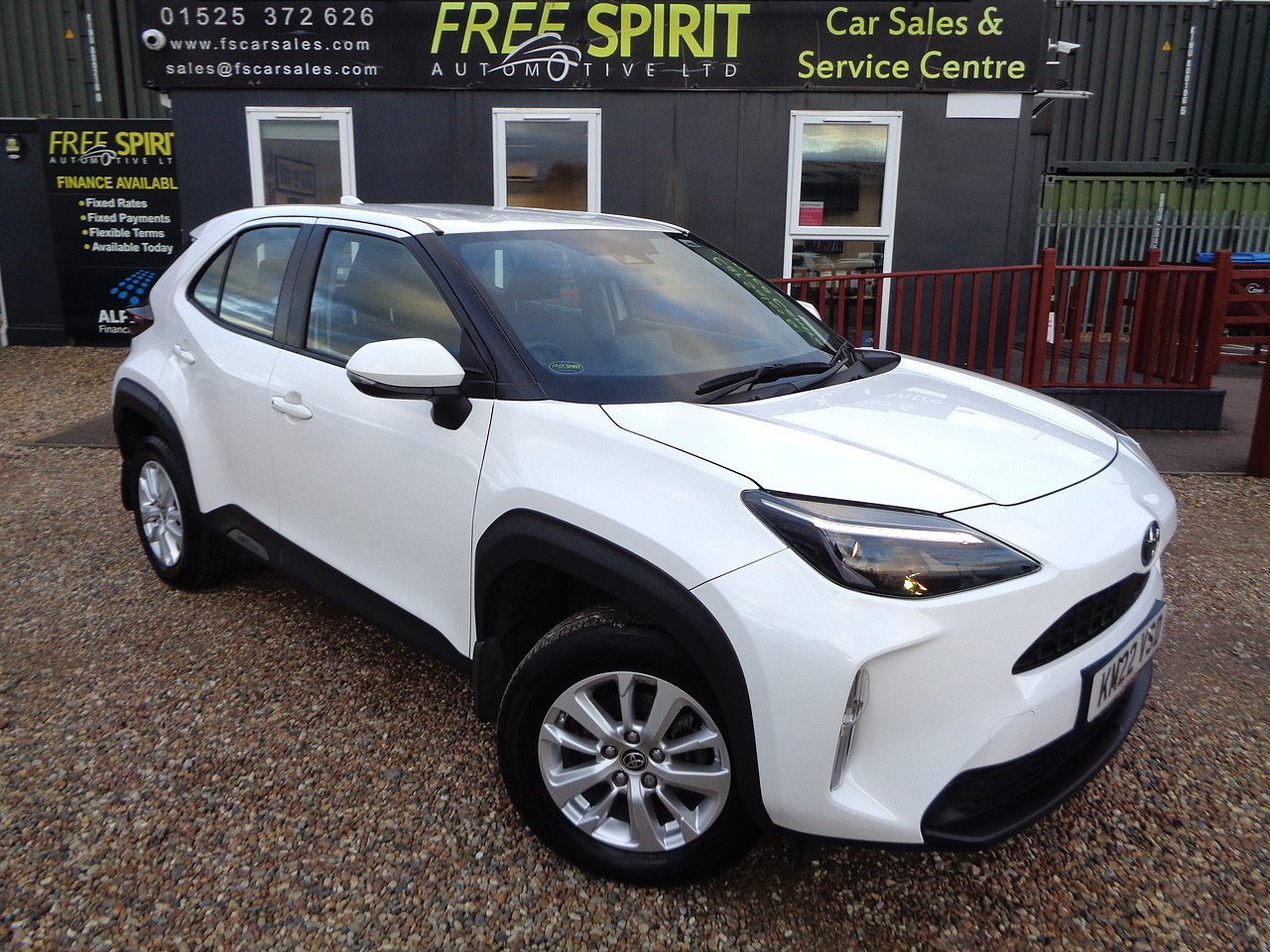 Toyota 1.5 VVT-h Icon SUV 5dr Petrol Hybrid E-CVT Euro 6 (s/s) (116 ps)