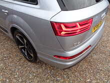 Audi Q7 TDI V6 Black Edition 