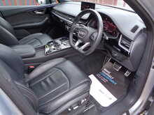 Audi Q7 TDI V6 Black Edition 