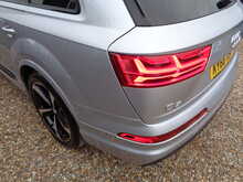 Audi Q7 TDI V6 Black Edition 