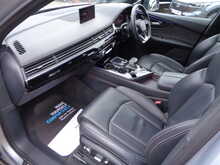 Audi Q7 TDI V6 Black Edition 