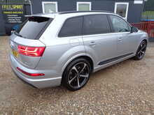Audi Q7 TDI V6 Black Edition 