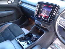 Volvo XC40 T3 R-Design 