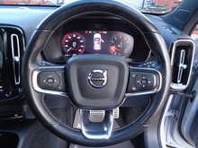 Volvo XC40 T3 R-Design 