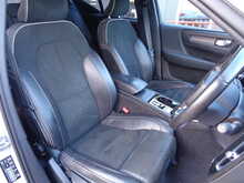 Volvo XC40 T3 R-Design 