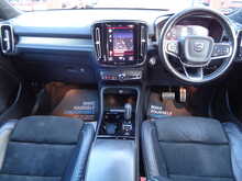Volvo XC40 T3 R-Design 