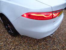 Jaguar XF d Portfolio 