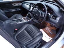 Jaguar XF d Portfolio 