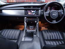 Jaguar XF d Portfolio 