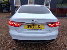 Jaguar XF d Portfolio 