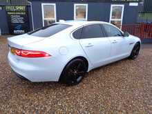 Jaguar XF d Portfolio 
