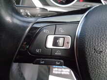 Volkswagen Tiguan TSI SE Navigation 