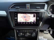 Volkswagen Tiguan TSI SE Navigation 