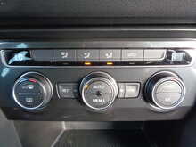 Volkswagen Tiguan TSI SE Navigation 
