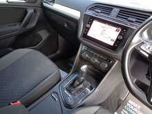 Volkswagen Tiguan TSI SE Navigation 